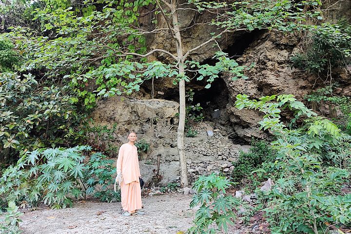 Vashishta Gufa Temple