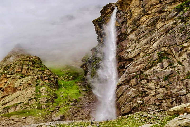 Vasudhara Falls Trek