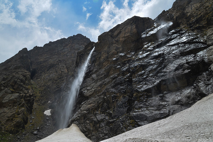 Vasudhara Falls