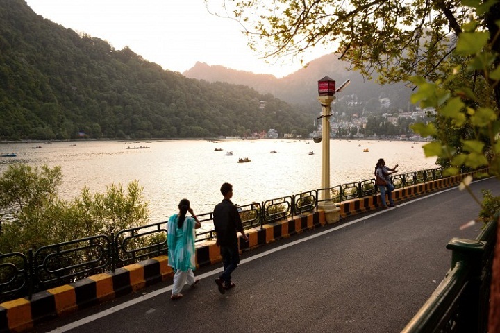 1521781411316-mall-road-nainital.jpg