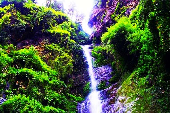 1522131755017-chadwick-falls-shimla.jpg