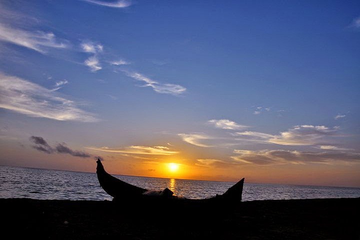 1522228585690-chavakkad-beach.jpg