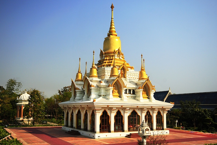 1523439720942-Tibetan-Temple.jpg