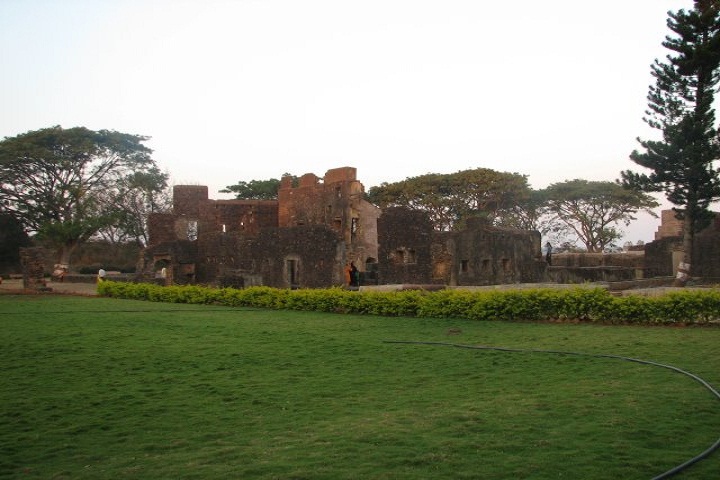 1524568740407-Kittur-Fort-and-Palace.jpg