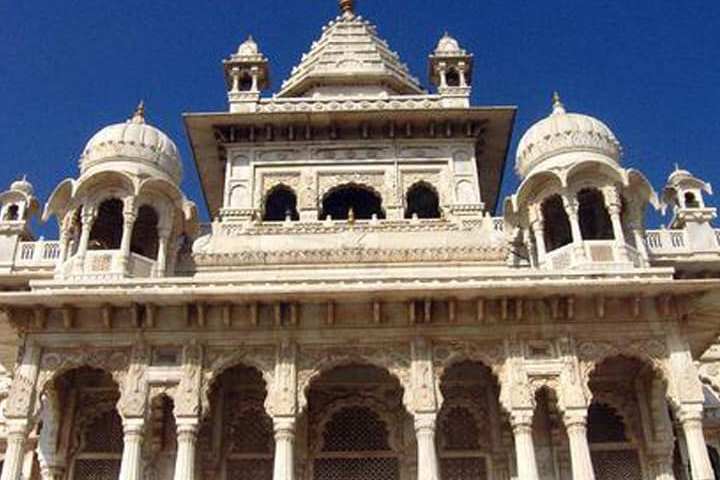 1525009313220-Govind-Dev-Ji-Temple-jaipur.jpg