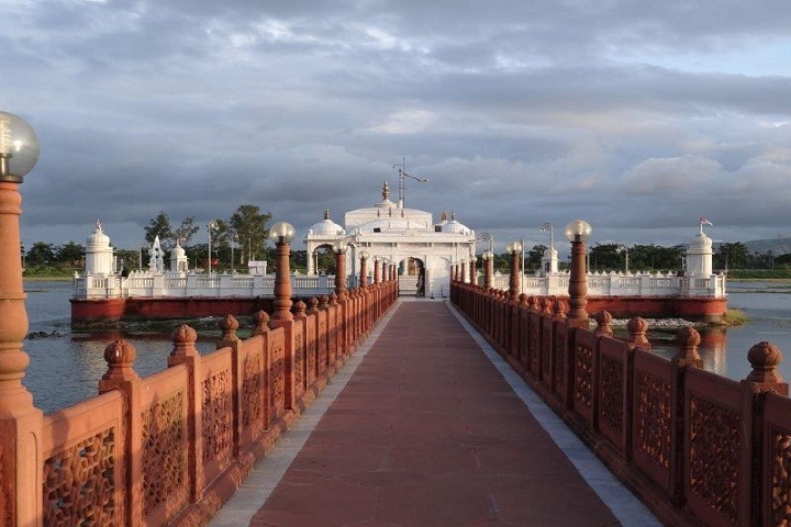 1525082341078-1501066686841-Jal-Mandir-Pawapuri-Patna.jpg