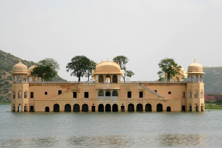 1526529742118-jal-mahal.jpg