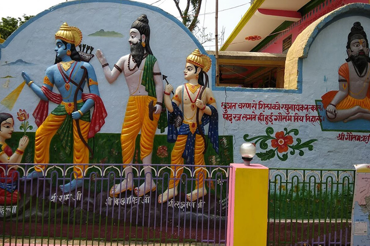 1528265178858-ahilya_sthan_1.JPG