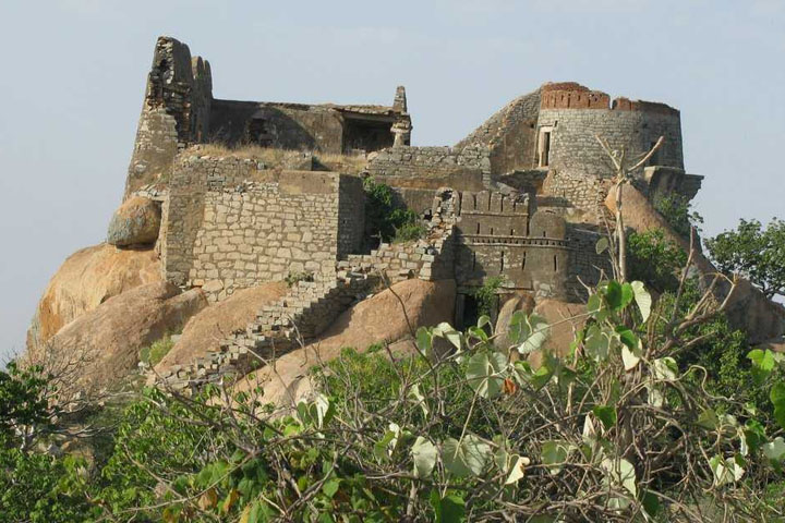 1528716819806-Penukonda-Fort.jpg