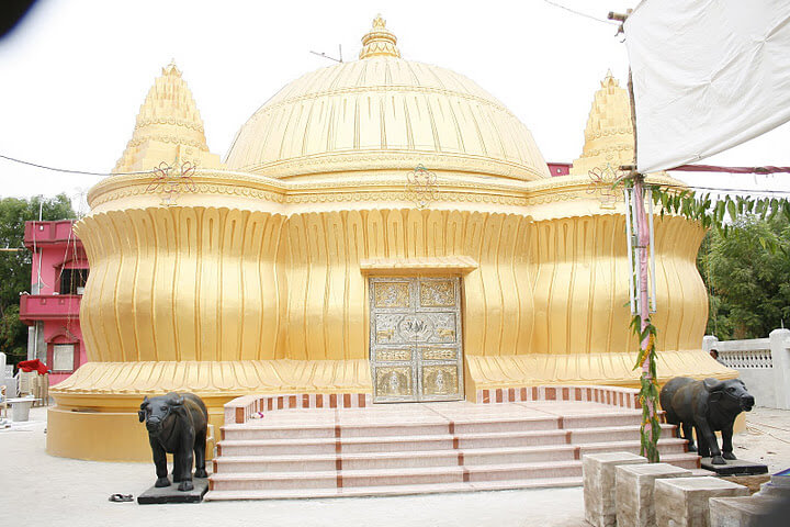 1531198023927-Temple-Varai-Dham-Golden-Temple-Gujarat.jpg
