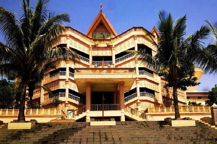 Swami Samarth Ashram
