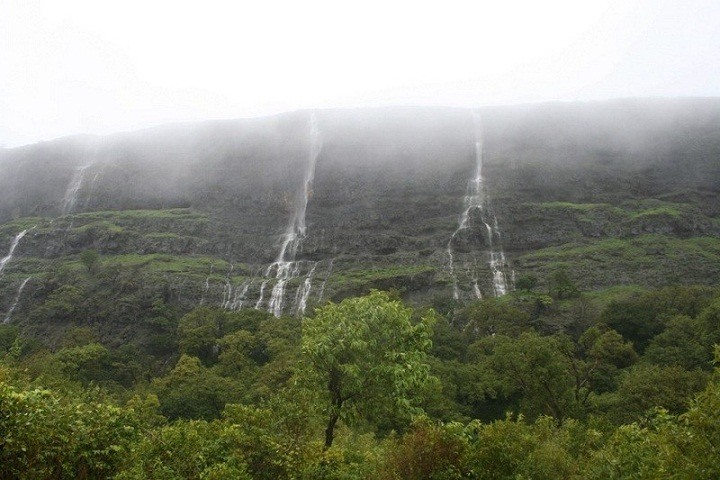 Nadukani