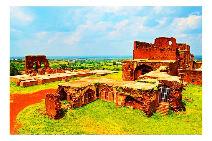 Takht mahal