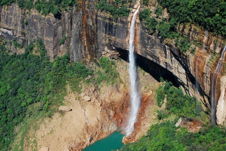 Nohkalikai Falls