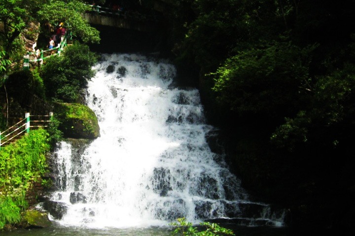 Tyrshi Falls