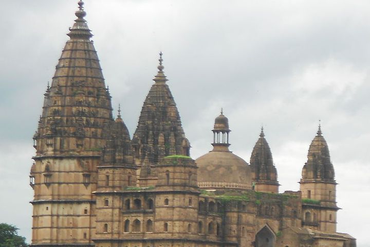 chaturbhuj temple khajuraho