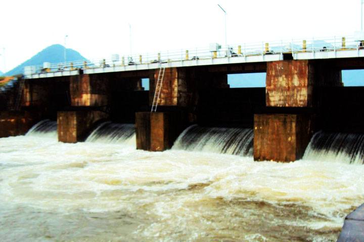 Manjalar Dam