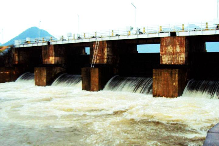 Manjalar Dam