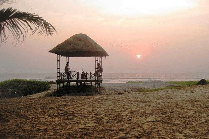 Kolamb Beach