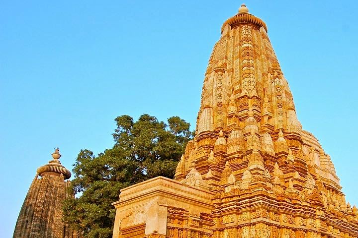 Pallaviya Parshwanath Temple