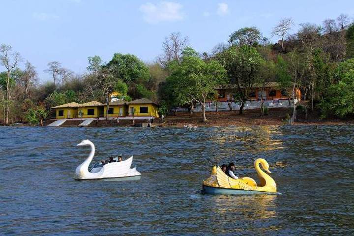 Khindsi Lake