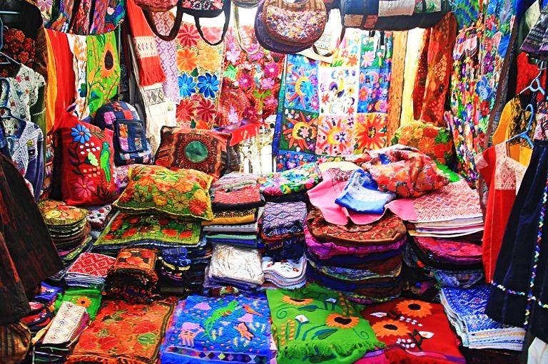 https://www.clearholidays.com/hbimages/desktop/location/1681472486703-Thana-Bazar-Almora-Uttarakhand.jpg