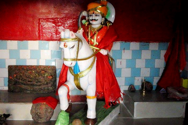 https://www.clearholidays.com/hbimages/desktop/location/1707668350528-Chitai-Golu-Devta-Temple-1-Almora-Uttarakhand.jpg