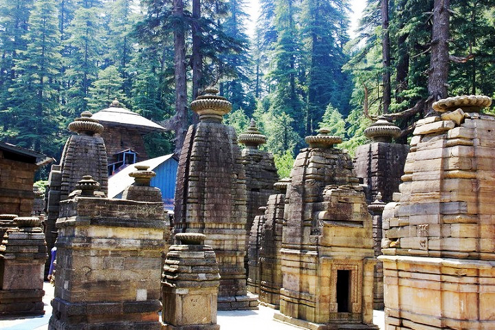 https://www.clearholidays.com/hbimages/desktop/location/1707670530024-Jageshwar-Dham-Almora-Uttarakhand.jpg