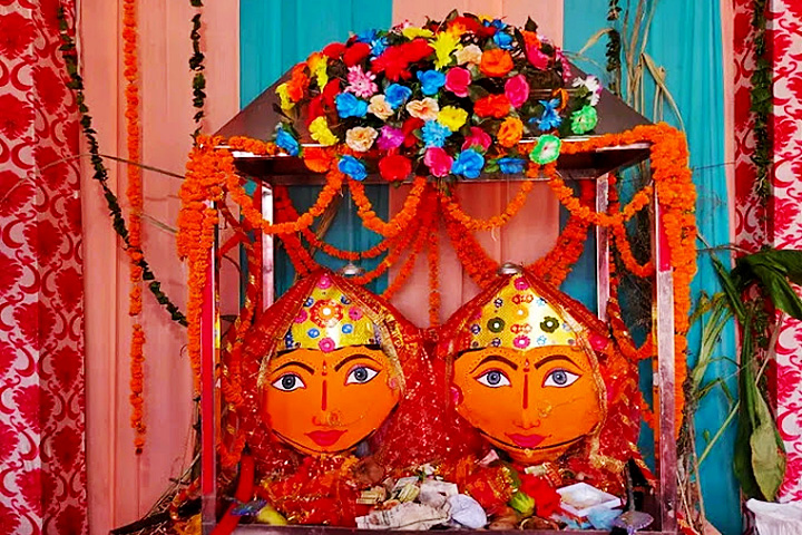 https://www.clearholidays.com/hbimages/desktop/location/1707810833353-Nanda-Devi-Temple-1-Almora-Uttarakhand.jpg