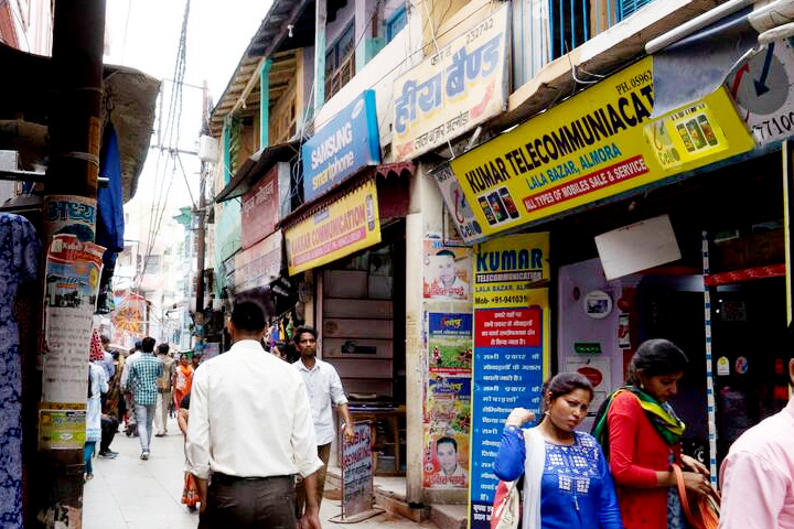 https://www.clearholidays.com/hbimages/desktop/location/1710308375684-Lala-Bazar-Banner-Almora-Uttarakhand.jpg