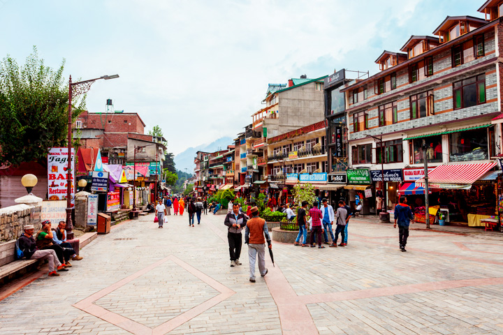 Mall Road Manali