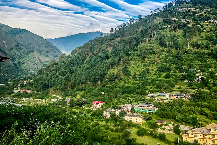 https://www.clearholidays.com/hbimages/desktop/location/1714564589792-Nagini-Village-Kullu-Himachal-Pradesh.jpg
