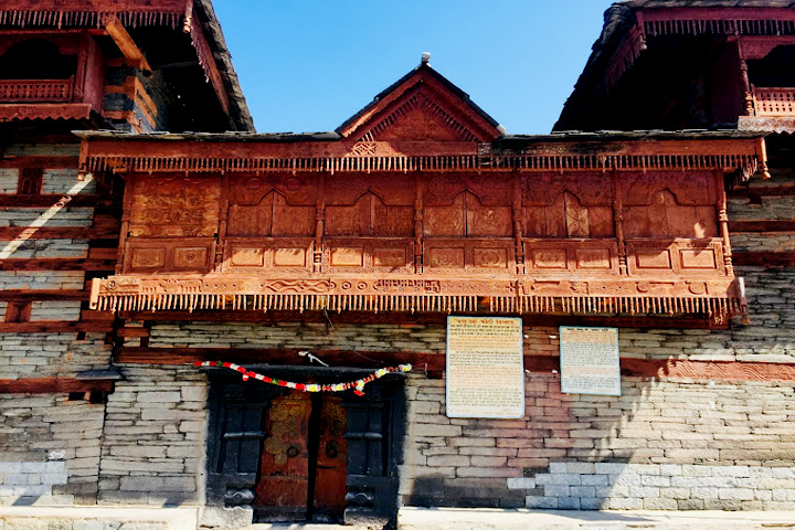 https://www.clearholidays.com/hbimages/desktop/location/1714619216579-Parshuram-Kothi-Parshuram-Temple-Kullu-Himachal-Pradesh.jpg