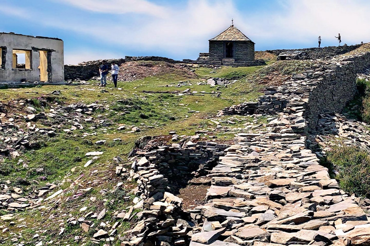 Jalori Pass - Raghupur Fort Trek