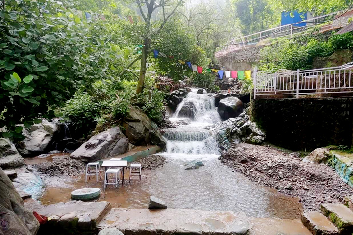 Jangeshu Waterfall